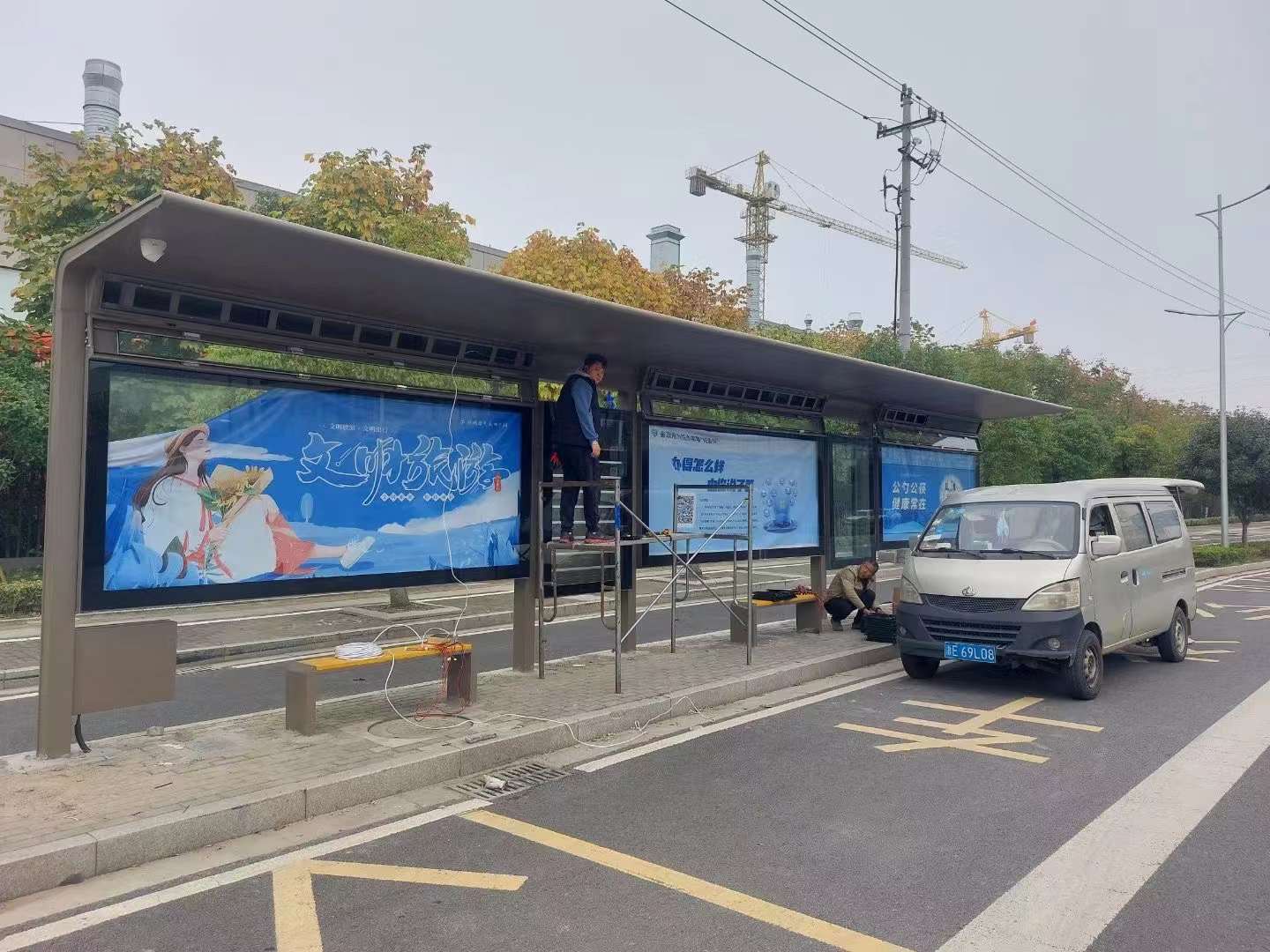 候車(che)亭實物(wù)圖